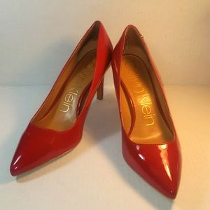 Calvin Klein Size 9 Red Pump 3 in heel